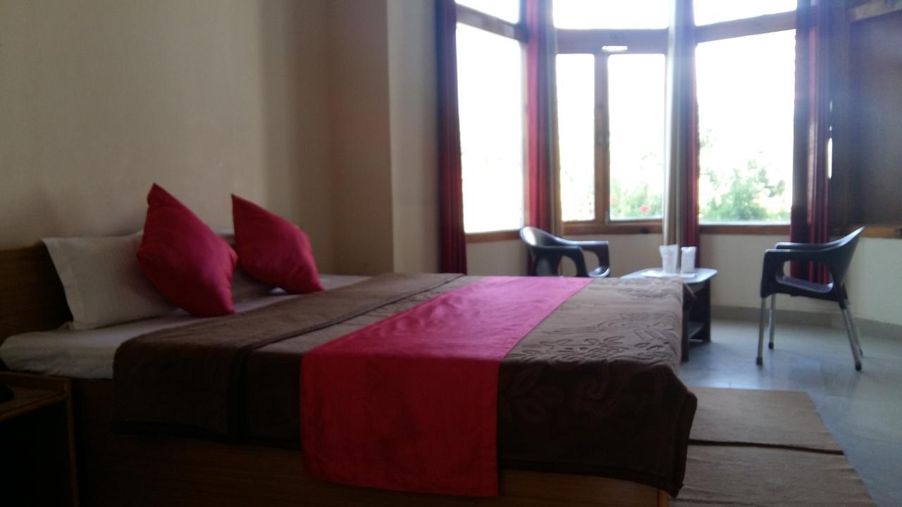 The Tara Villa Shamshi Luaran gambar